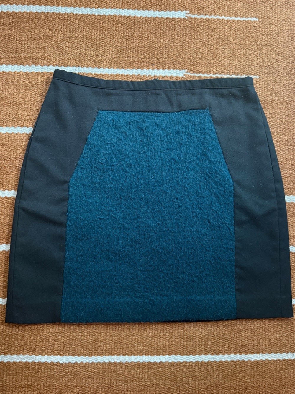 Banana Republic Mixed Media Wool Blend Dark Green Mini Skirt Size 2 Small